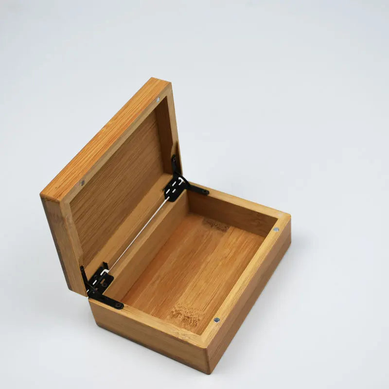 Boite de rangement en bambou ouverte