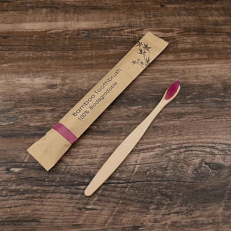 Brosse à dents en bambou rouge