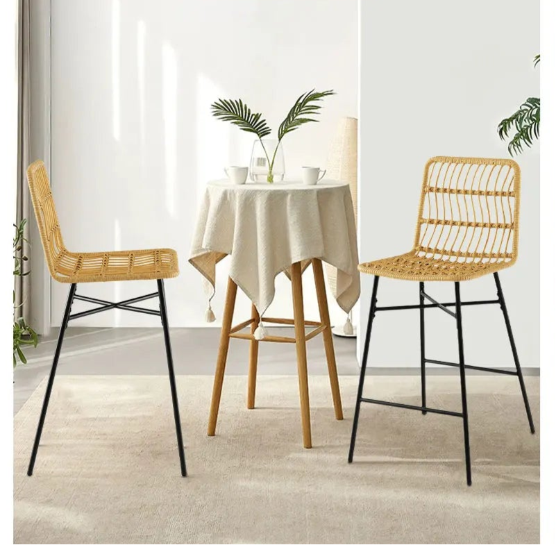Chaise de bar en rotin dans un salon