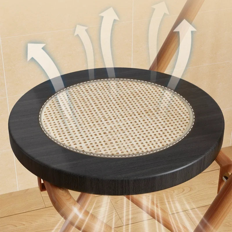 Chaise haute pliable en rotin vue sur l'assise