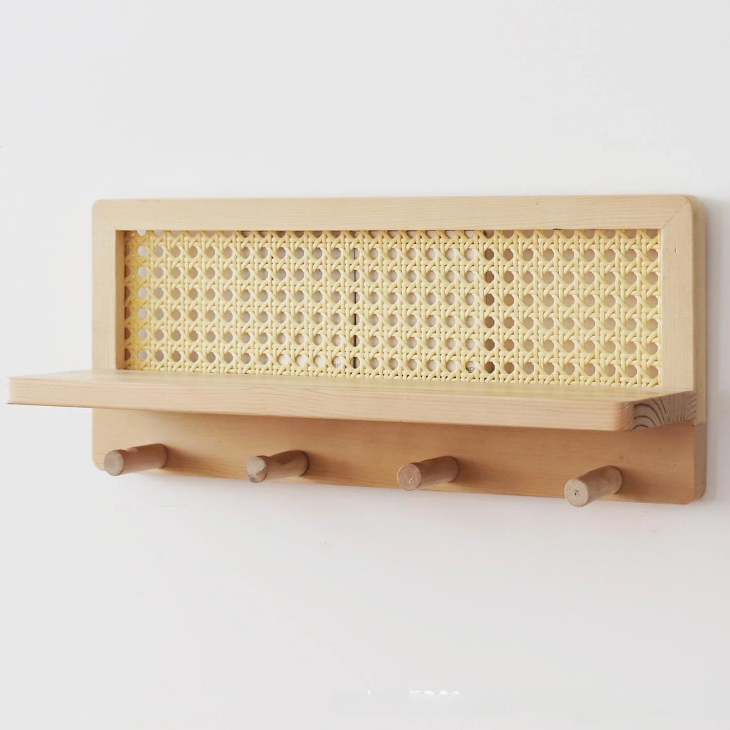 Etagere en rotin vue de face