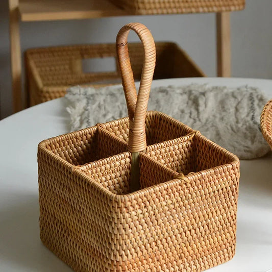 Panier de rangement en rotin