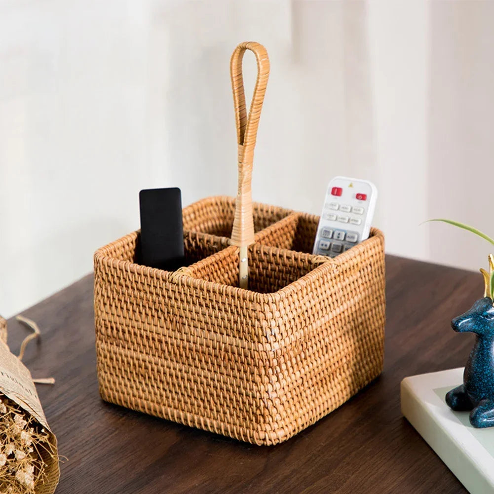 Panier de rangement en rotin gros plan