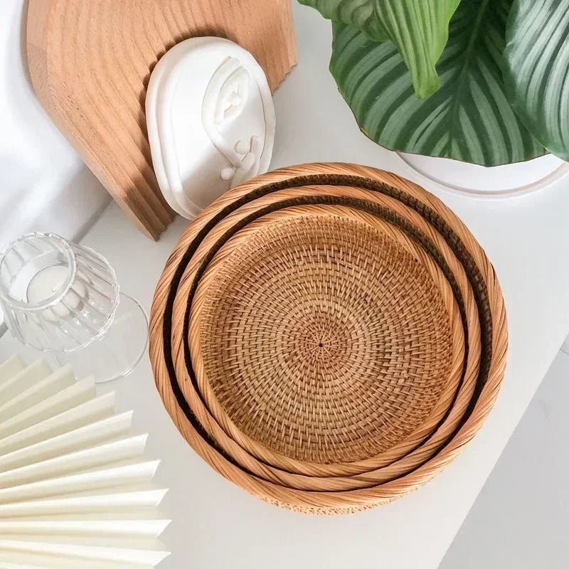 Panier rond en rotin tressé vue de haut