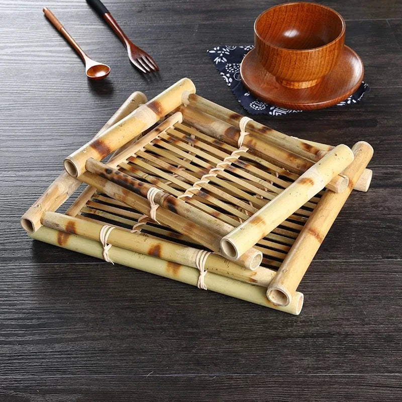 Plateau bambou naturel avec tasse
