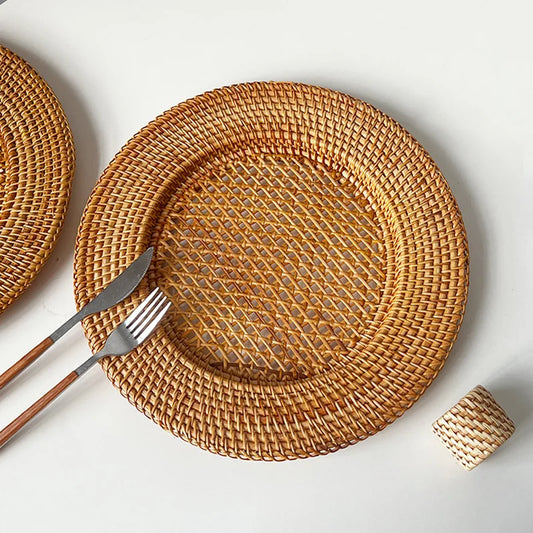 Plateau_pour_assiette_en_rotin