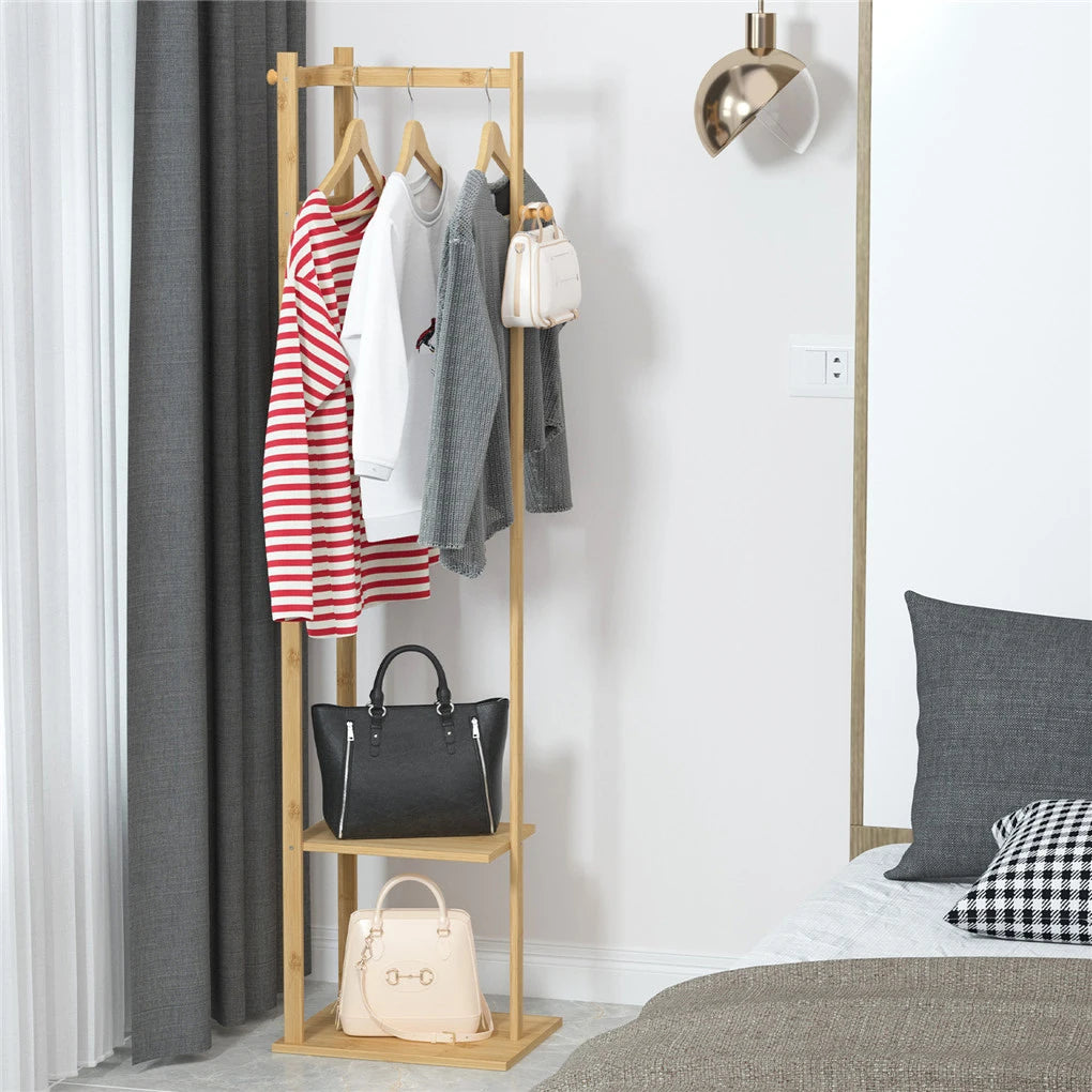 Porte-manteau angle en bambou dans chambre
