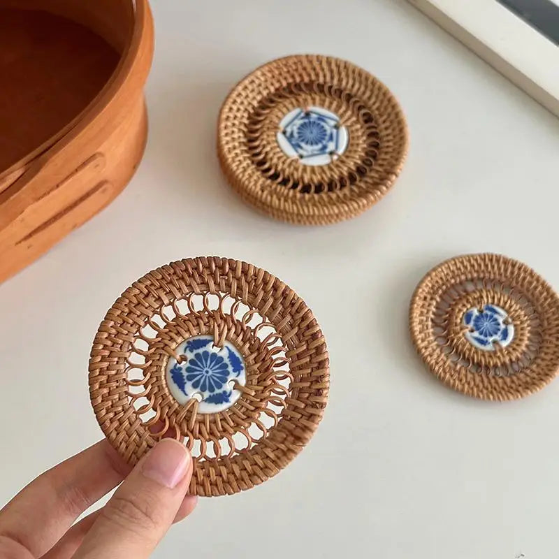 Sous verre rotin design bleu gros plan