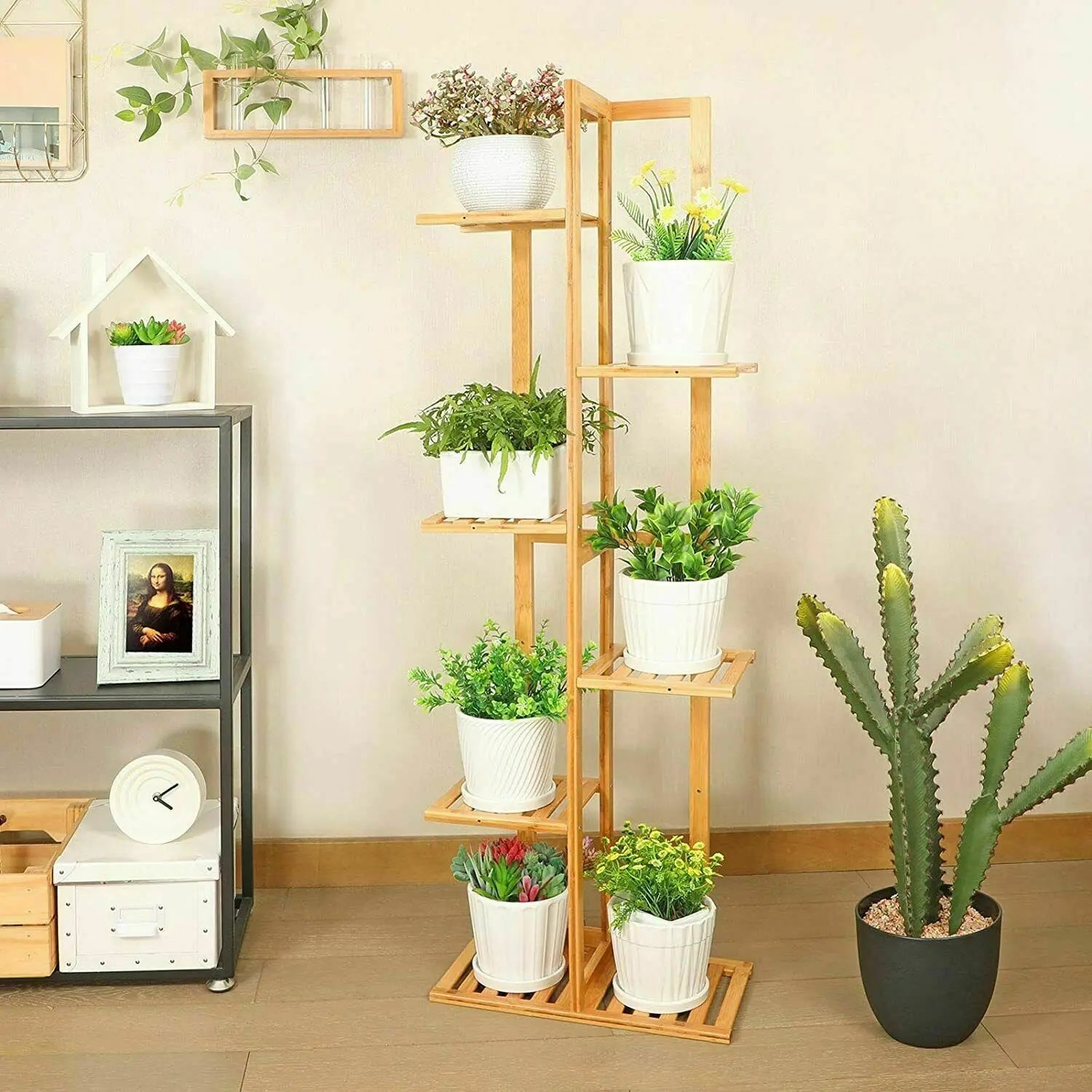 Support plantes bambou dans salon