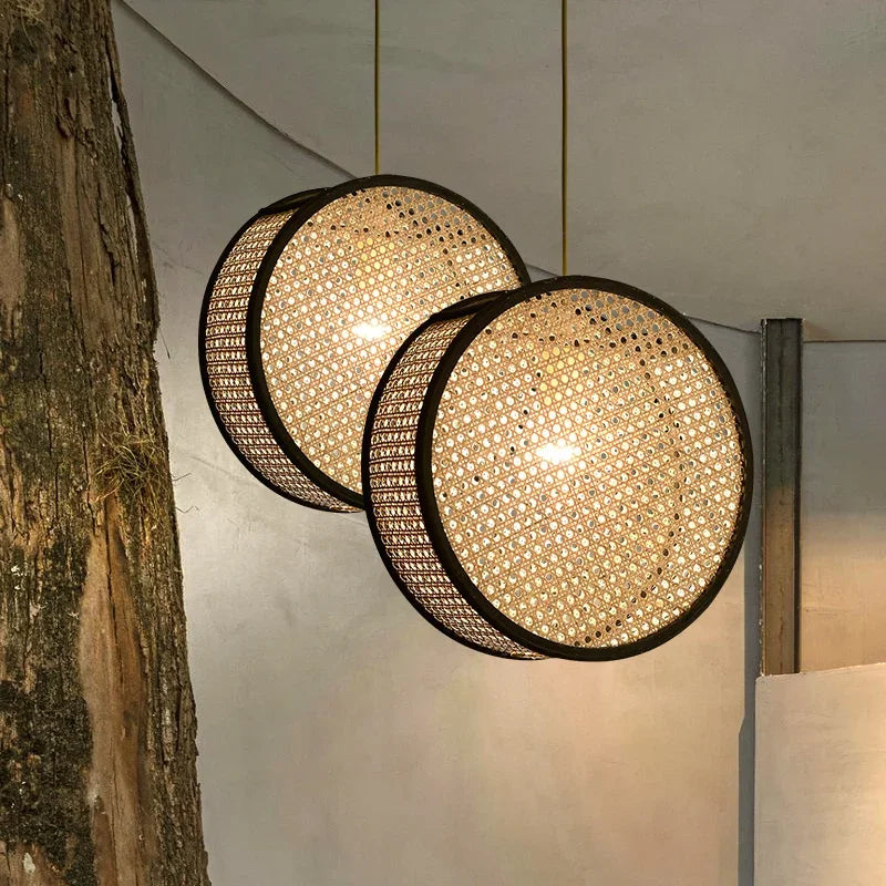 Suspension en bambou tresse dans extérieur