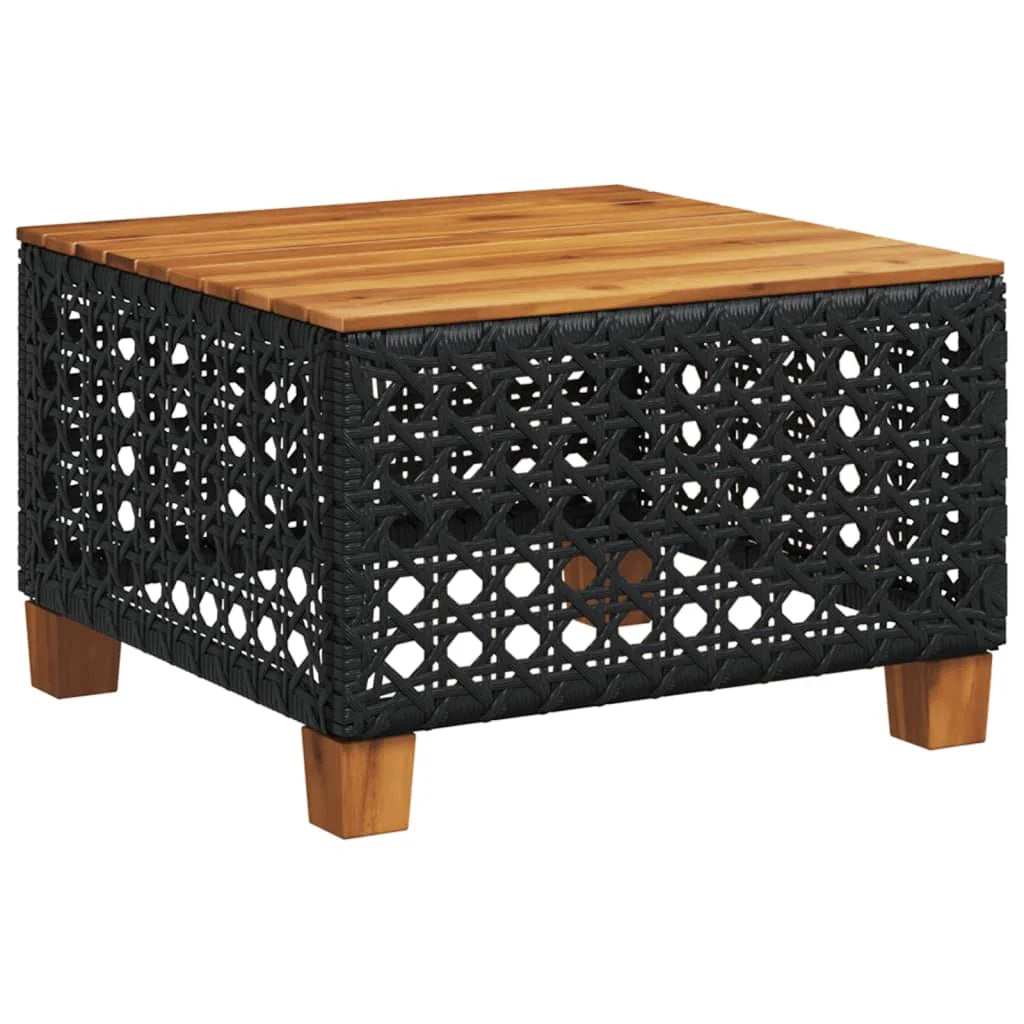Table basse extérieure style rotin vue de près