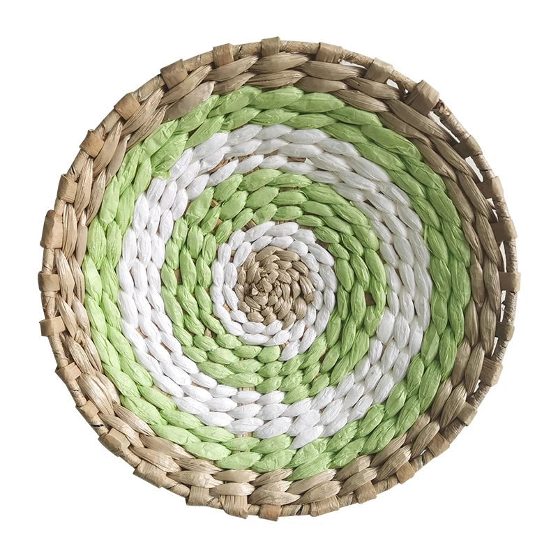 decoration murale en rotin vert et blanc circulaire